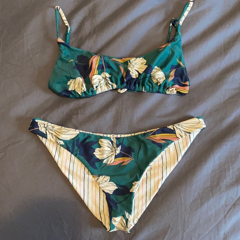 O’Neill bathing suit set